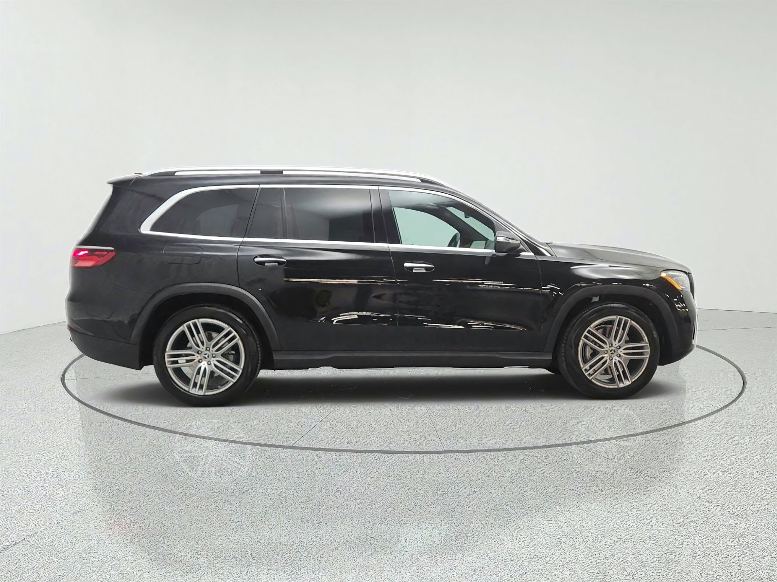 Certified Used 2026 Obsidian Black Metallic Mercedes-Benz GLS 450 4MATIC® SUV image 4