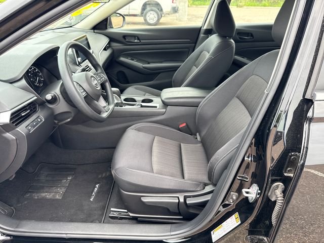 Used 2025 Black Nissan 2.5 S image 9