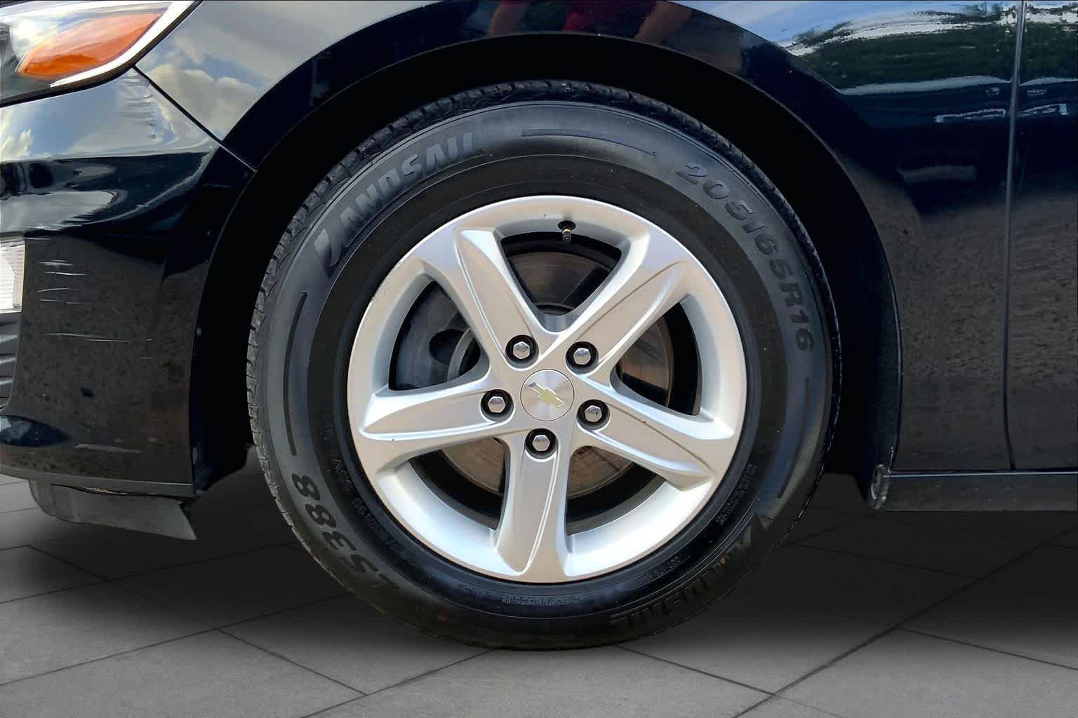 Used 2019 Mosaic Black Metallic Chevrolet LS image 9