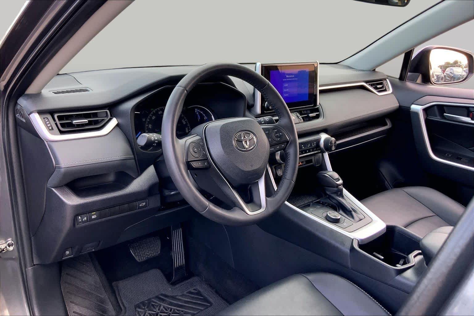 Used 2024 Magnetic Gray Metallic Toyota Hybrid XLE Premium image 17