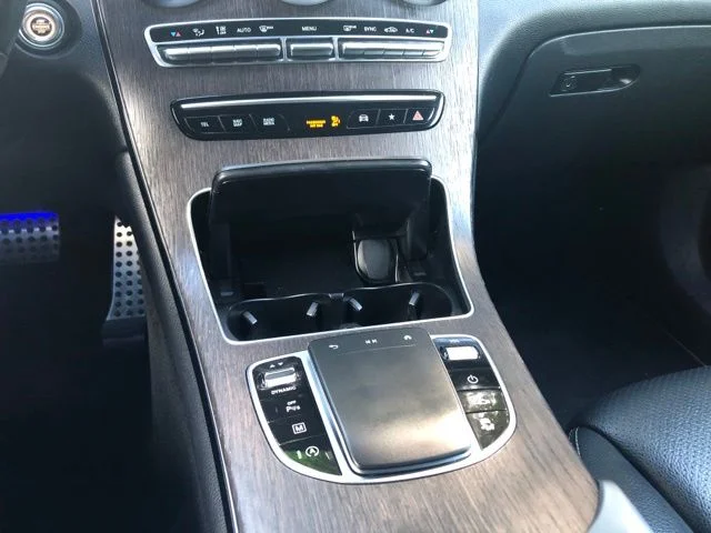 Used 2022 Polar White Mercedes-Benz GLC 300 image 33