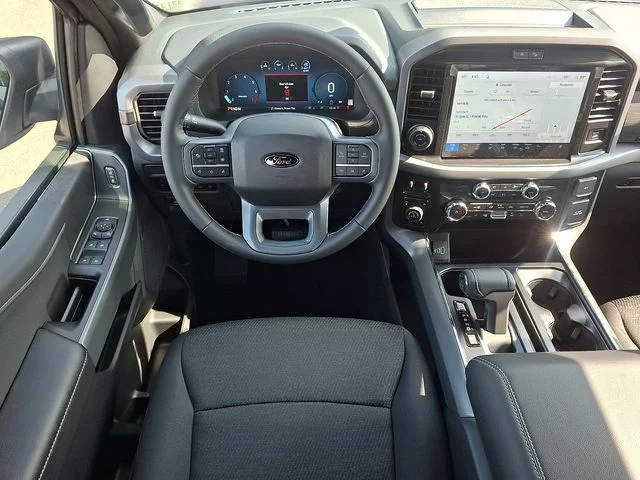 New 2026 Oxford White Ford XLT image 7