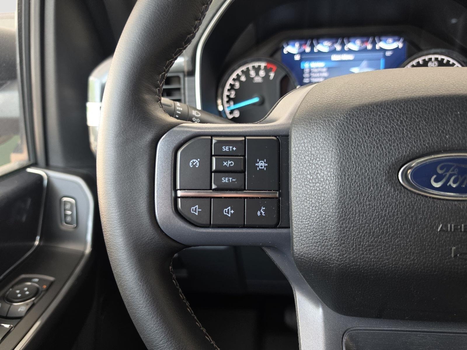 Used 2023 Oxford White Ford XLT image 41