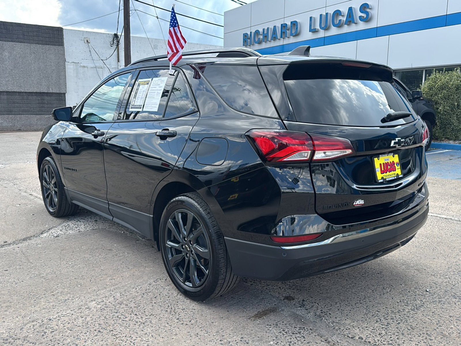 View vehicle photo 7