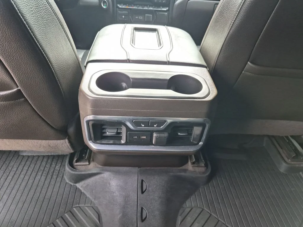 Used 2020 White GMC Denali image 32