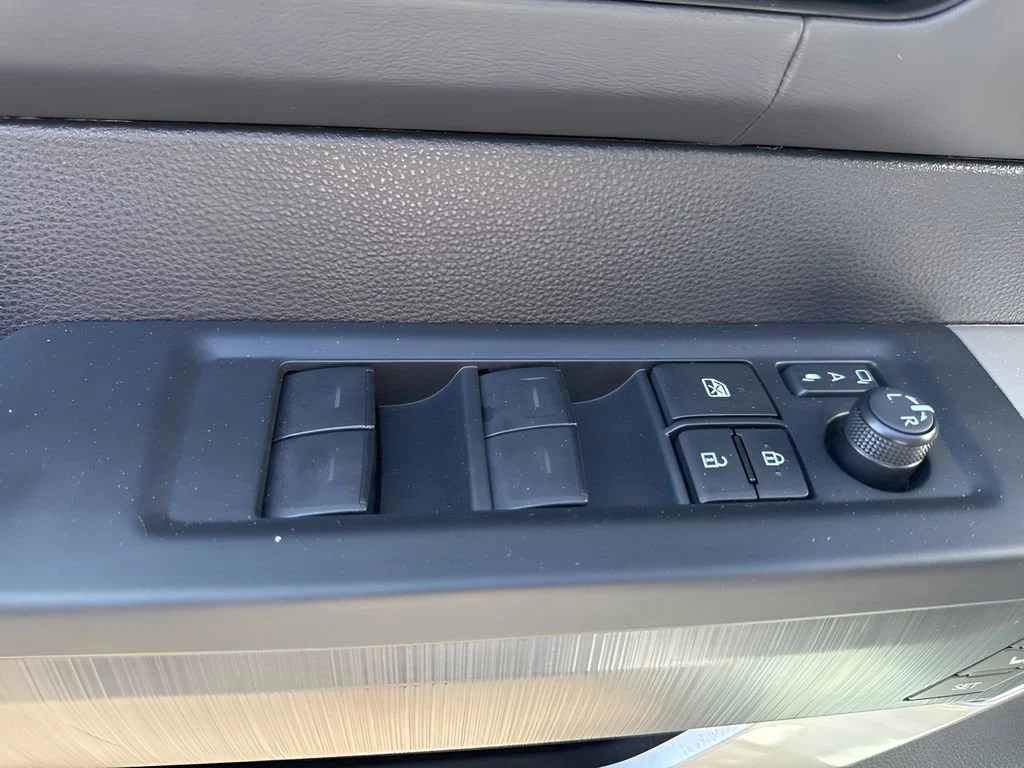 Used 2025 Wind Chill Pearl Toyota Platinum image 29
