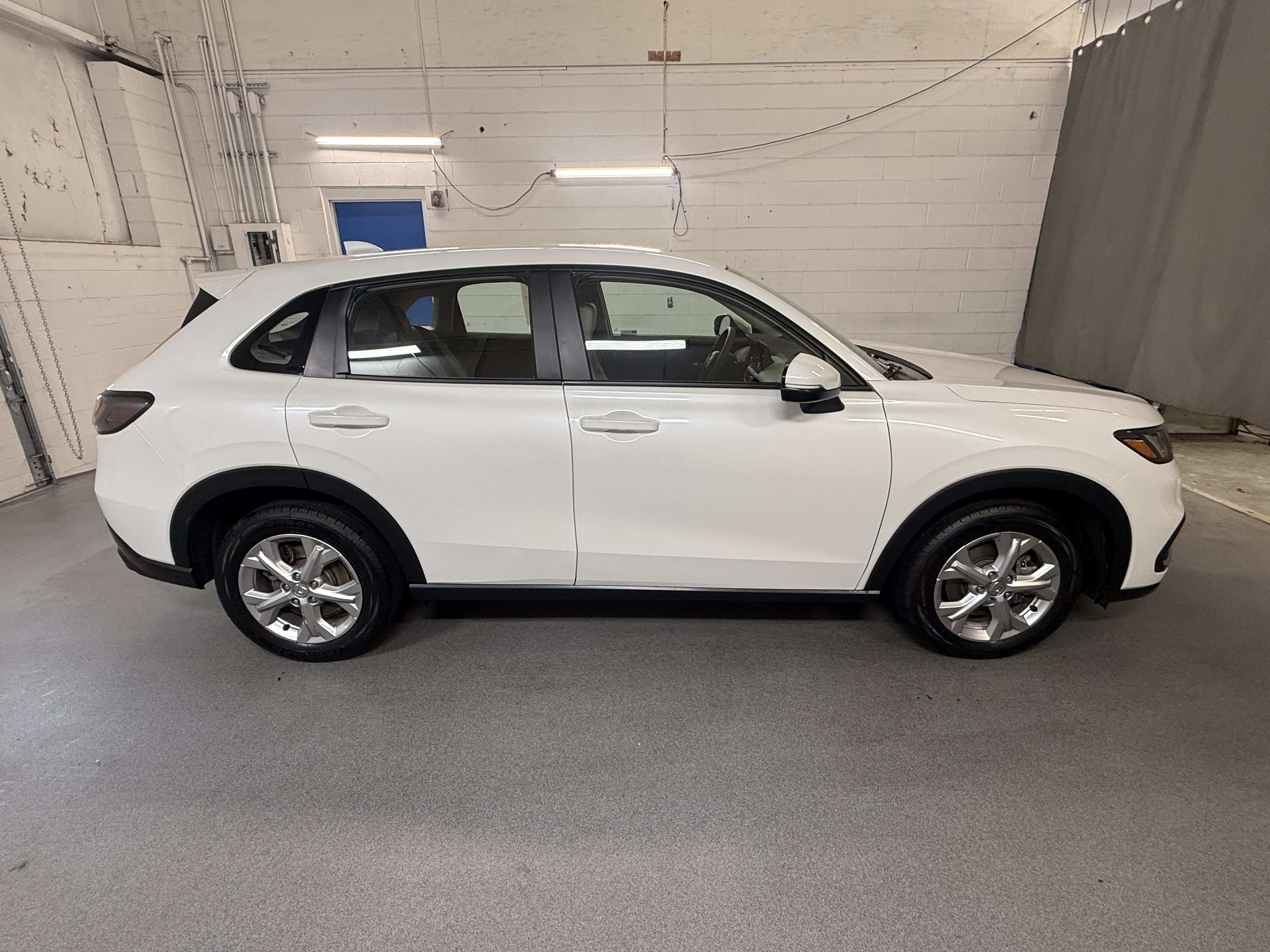 Certified Used 2023 Platinum White Pearl Honda LX image 36