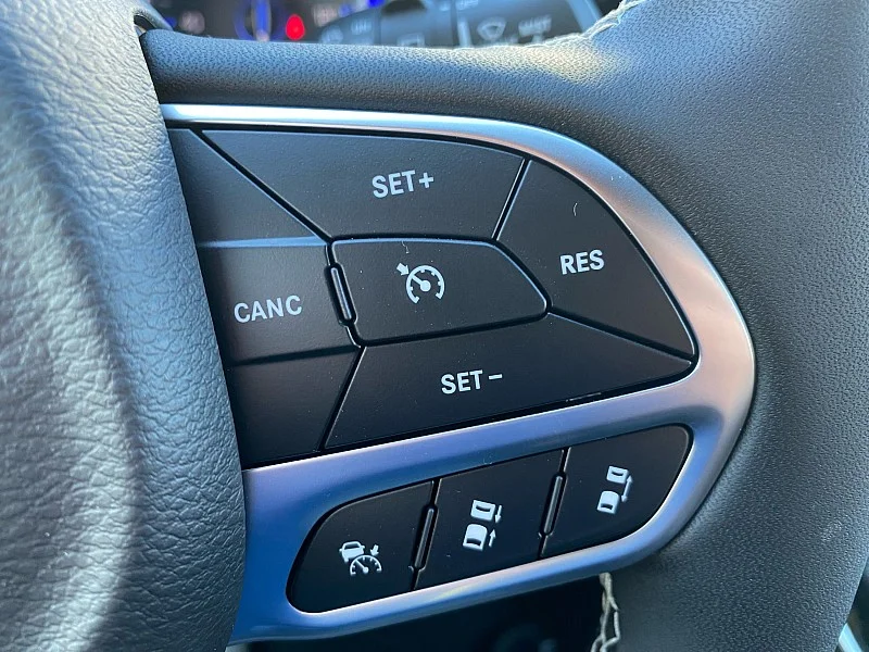 2026 Chrysler Pacifica Select - Photo 13