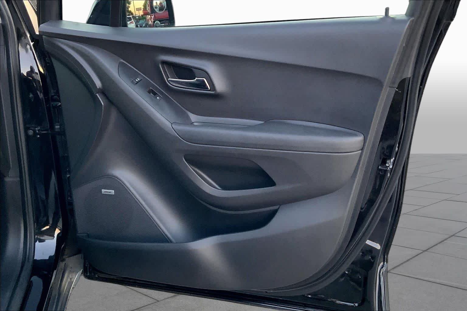 Used 2020 Mosaic Black Metallic Chevrolet LT image 20