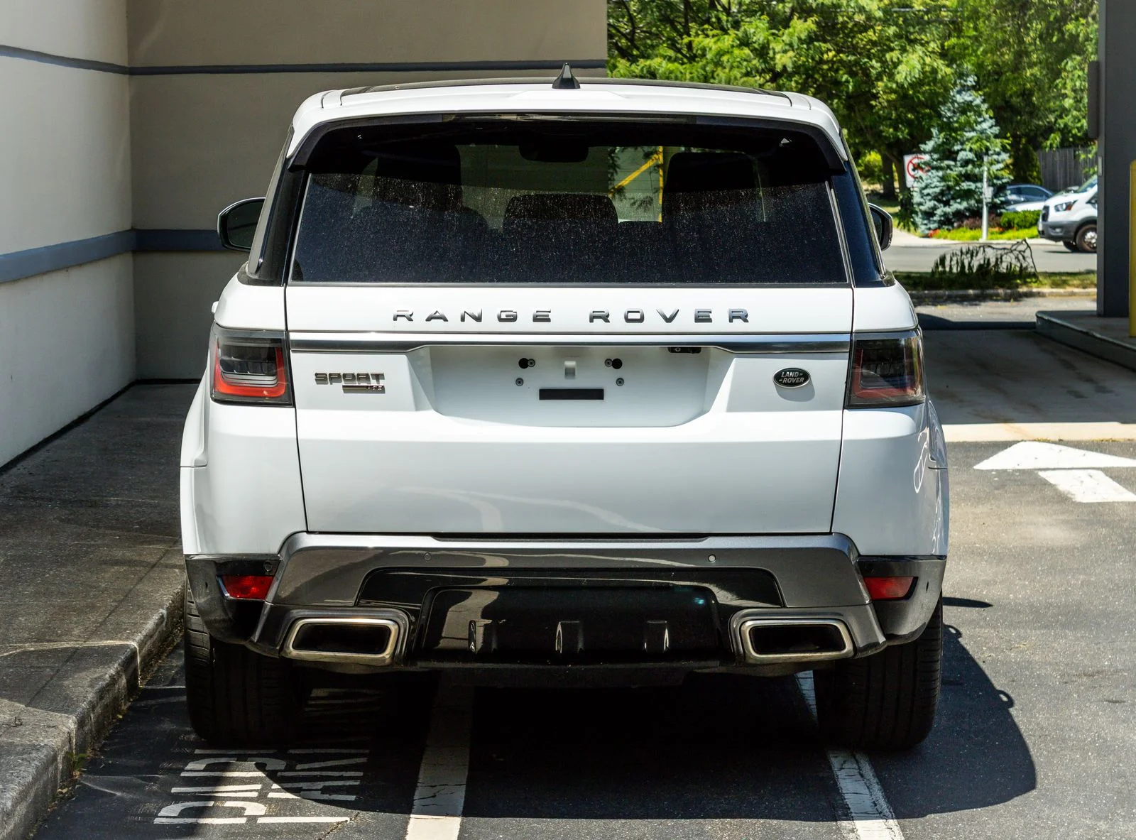 Used 2019 White Land Rover HSE image 6