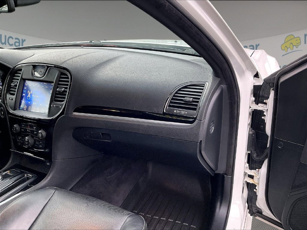 Used 2017 White Chrysler S image 13