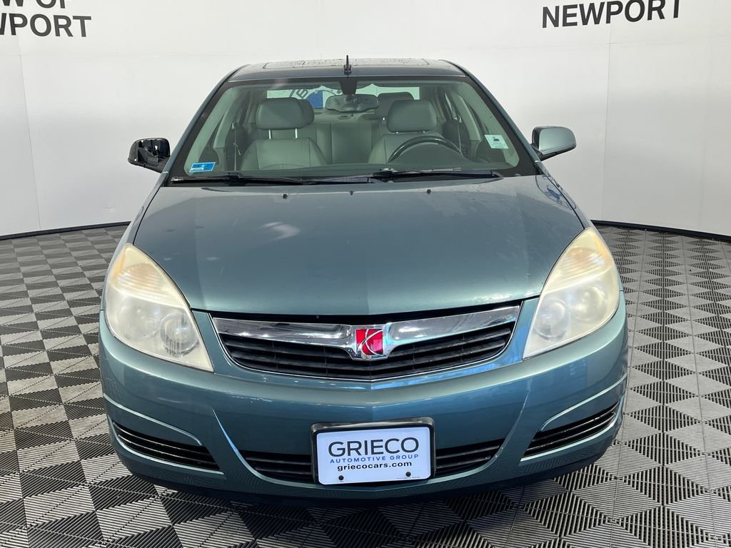 Used 2009 Silver Saturn XR image 3