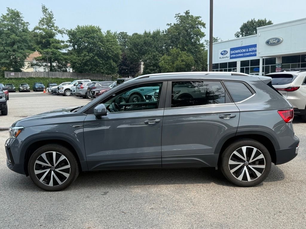 Used 2022 Pure Gray Volkswagen 1.5T SE image 5