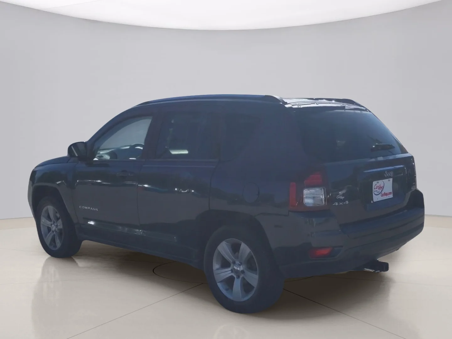 Used 2015 Gray Jeep LATITUDE image 3