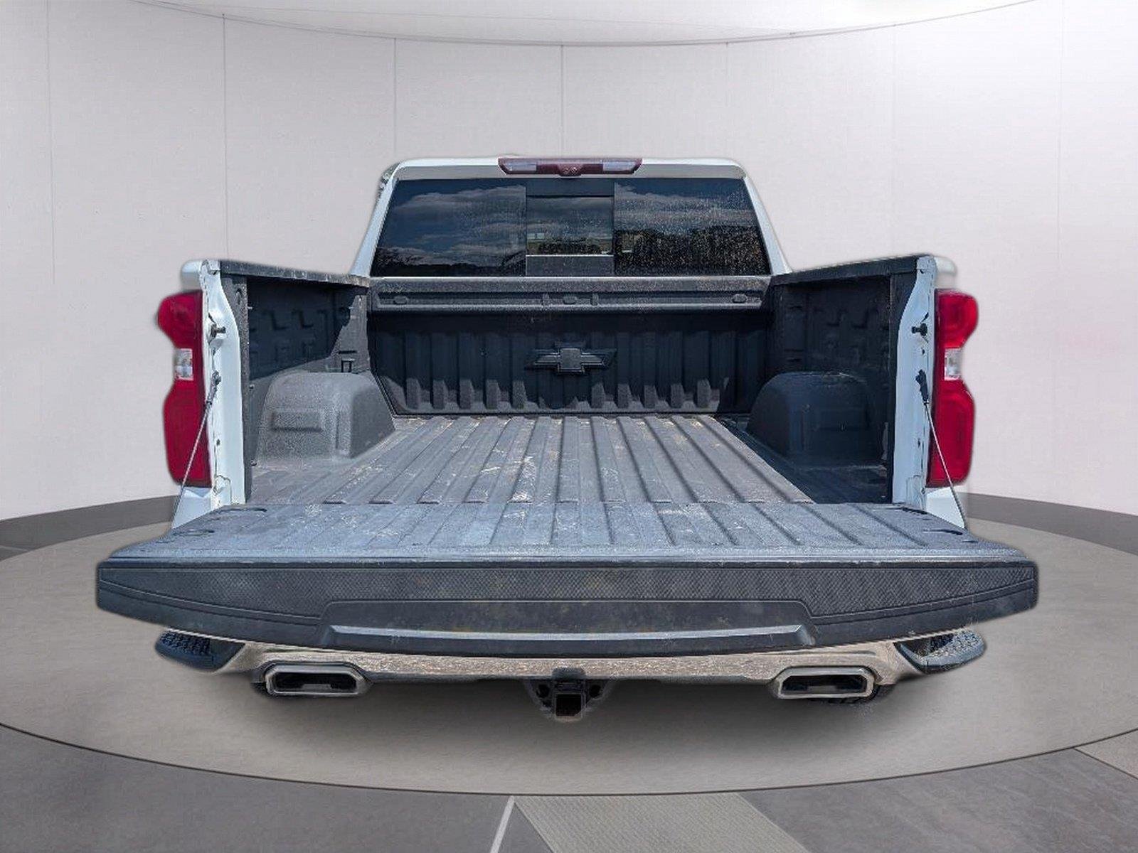 Used 2021 SUMMIT WHITE Chevrolet LTZ image 5