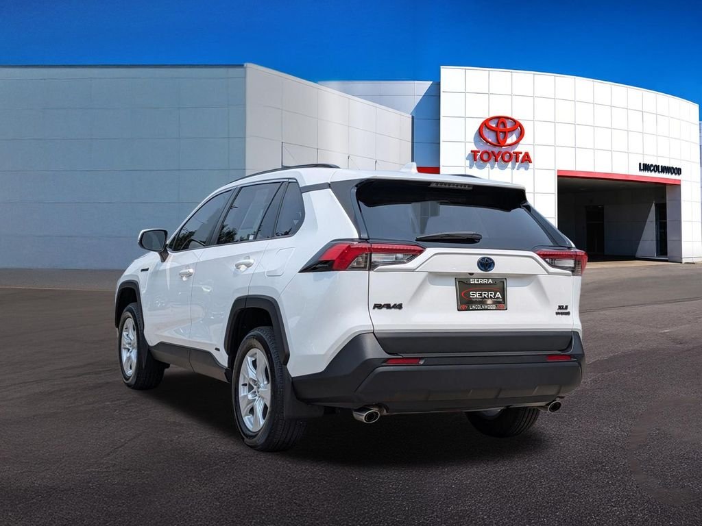 Used 2021 White Toyota XLE image 13
