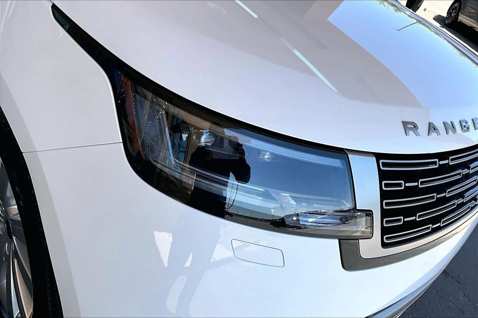 New 2026  Land Rover SE image 13