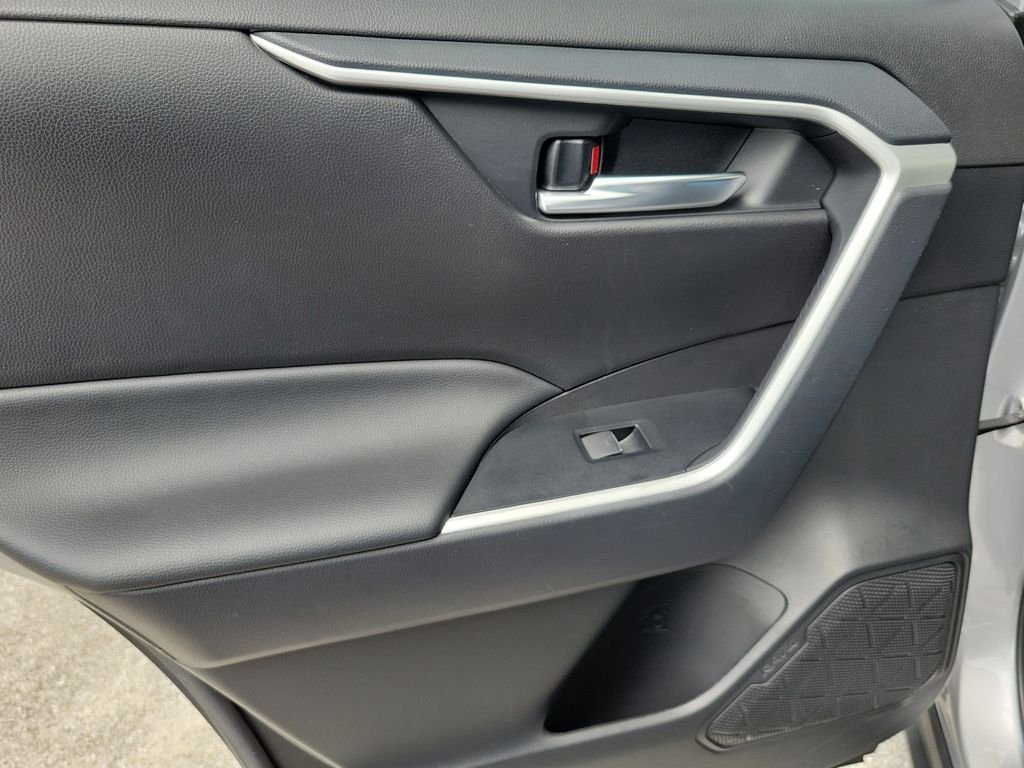 Used 2025 Silver Toyota XLE image 18
