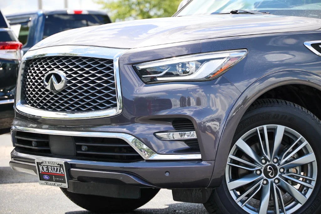 Certified Used 2024 Gray INFINITI LUXE image 13