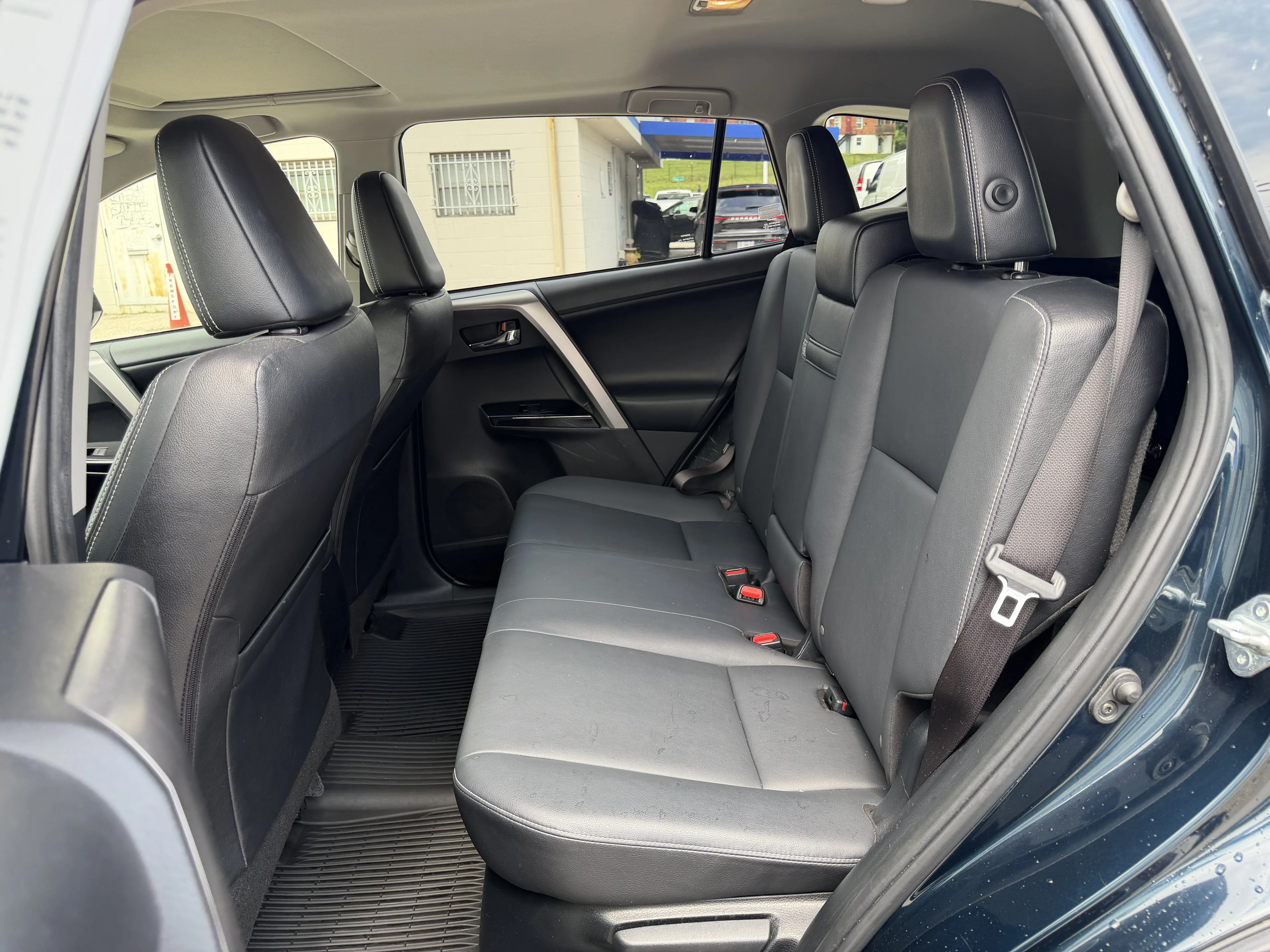 Used 2018 Aqua Toyota Hybrid Limited image 11