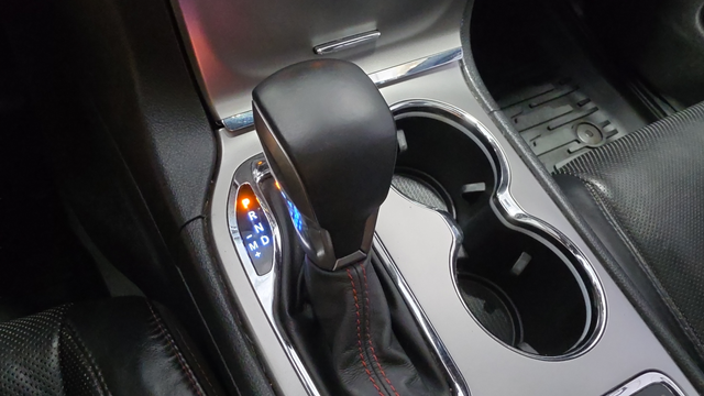 Used 2018 Bright White Clearcoat Jeep Trailhawk image 20