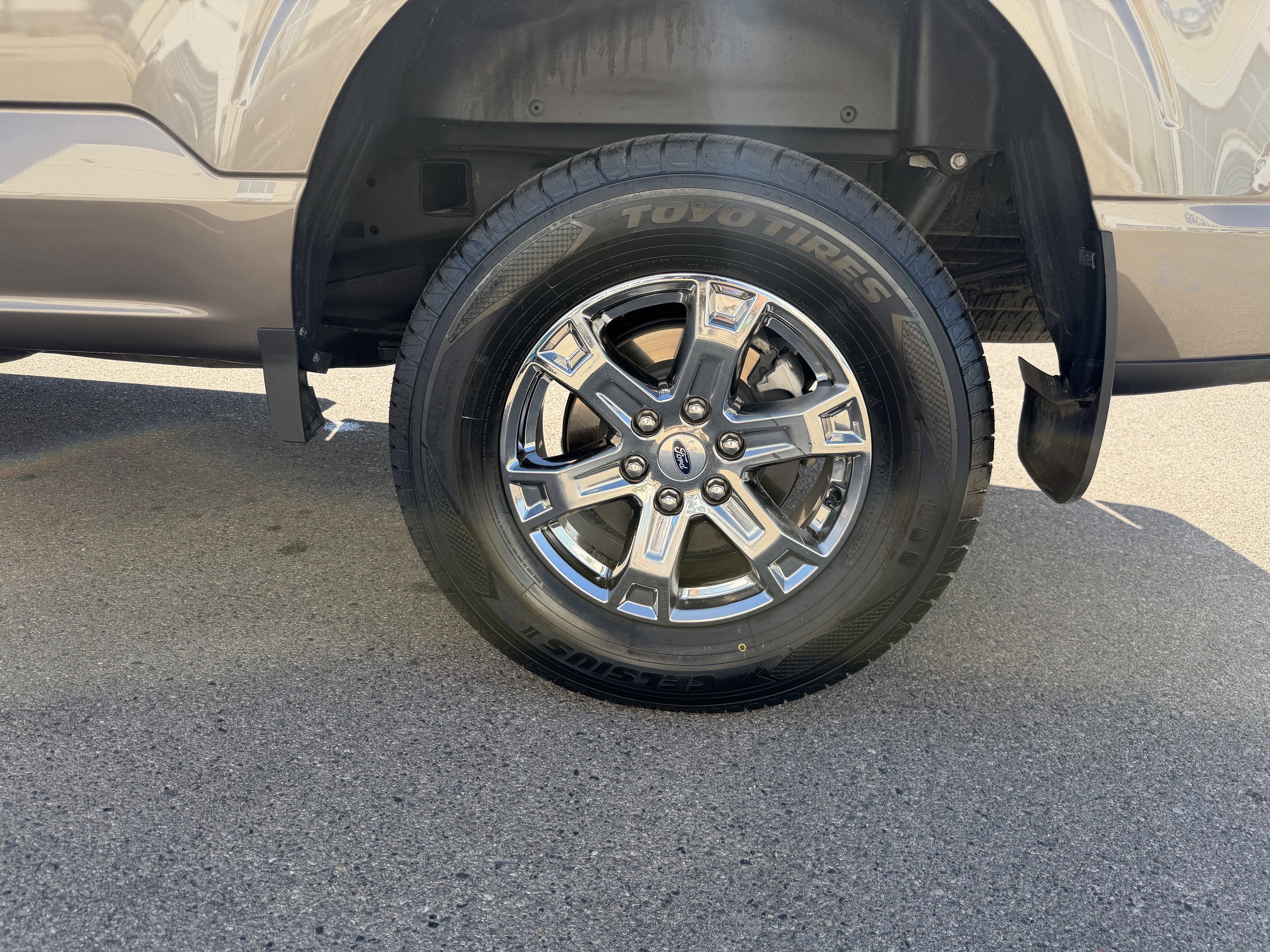 Certified Used 2023 Stone Gray Metallic Ford LARIAT image 20