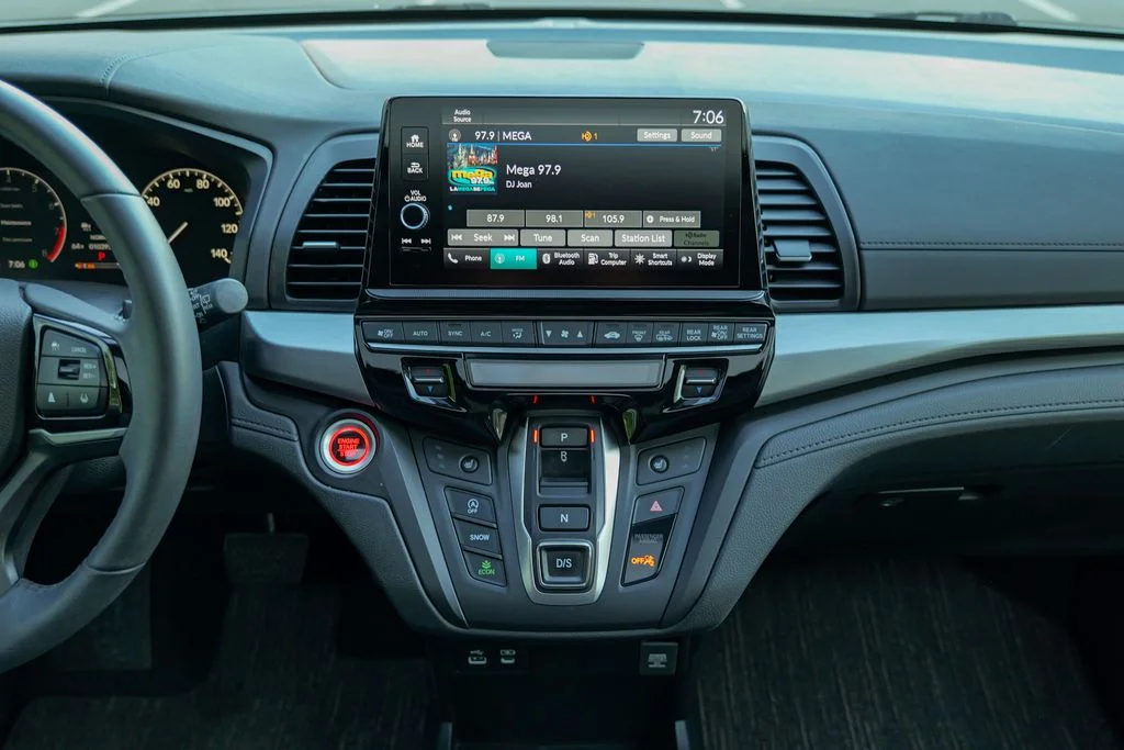 Used 2025 White Honda EX-L image 45