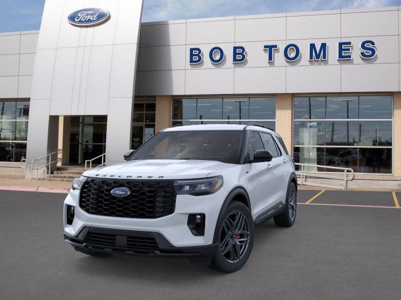 New 2026 Space White Metallic Ford ST-Line image 3