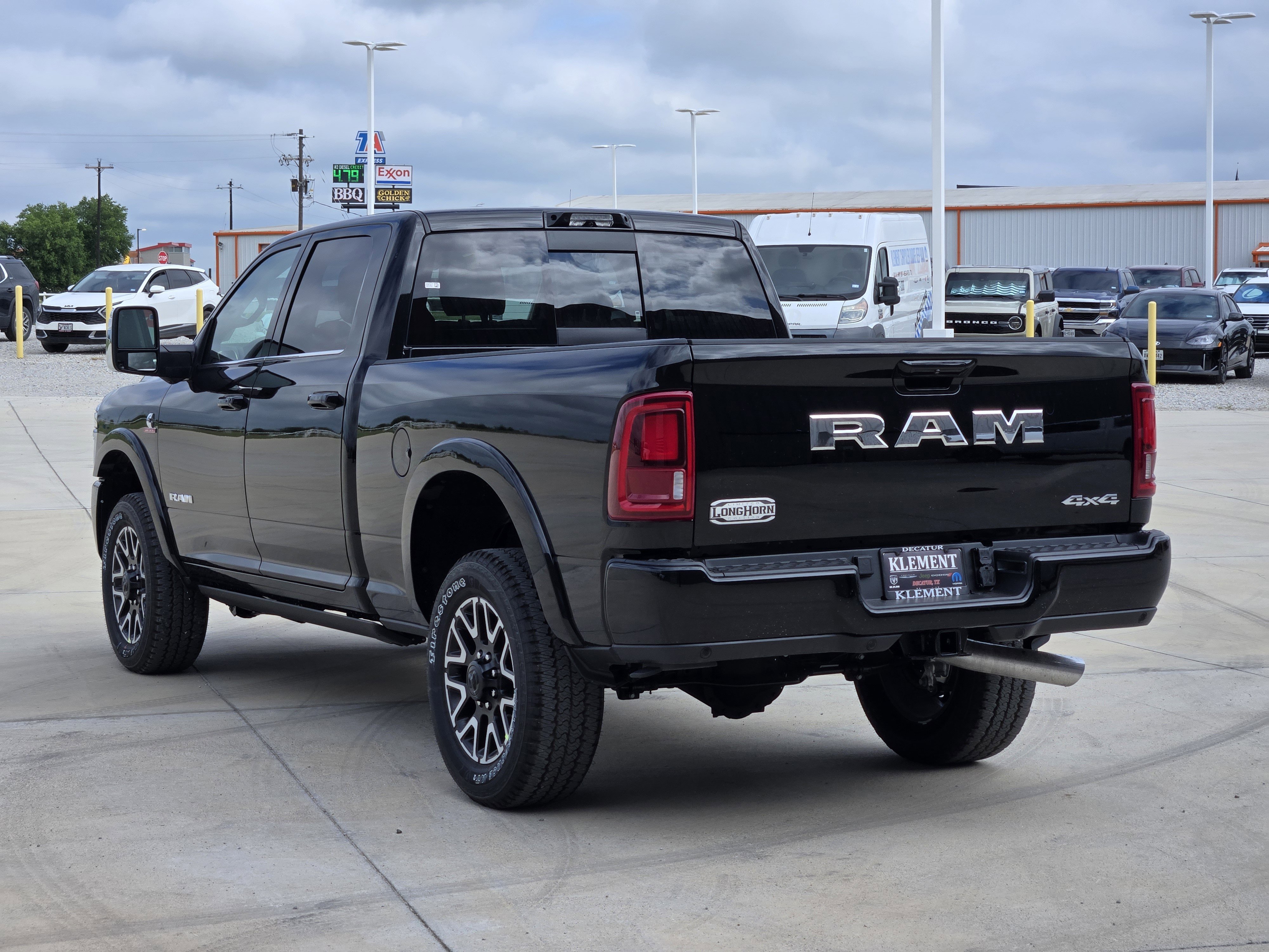 New 2026 Diamond Black Crystal Pearl-Coat Exterior Paint RAM Longhorn image 4