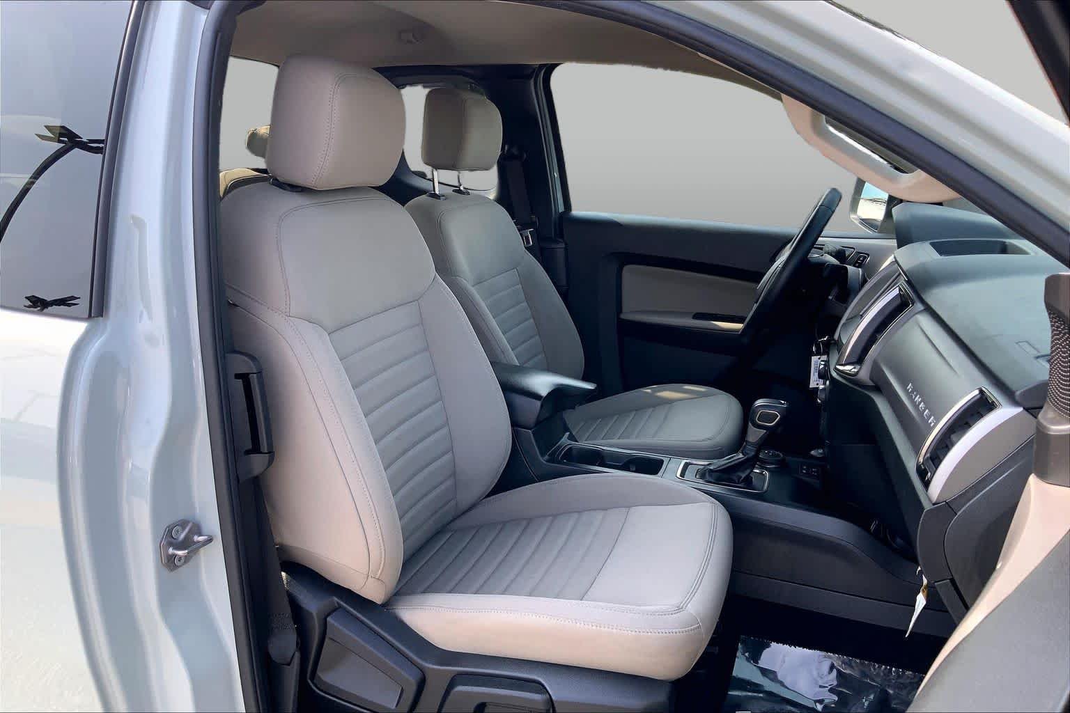 Used 2023 Cactus Gray Ford XLT image 9