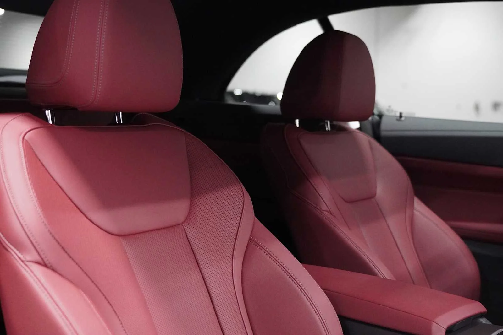 New 2027 Black Sapphire Metallic BMW M440i image 11
