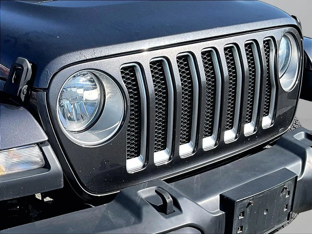 Used 2019 Gray Jeep Unlimited Sahara image 29