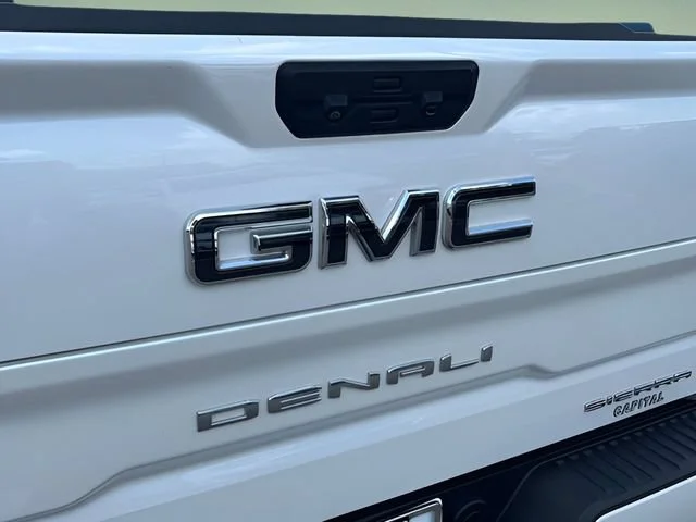 Used 2023 White Frost Tricoat GMC Denali Ultimate image 38