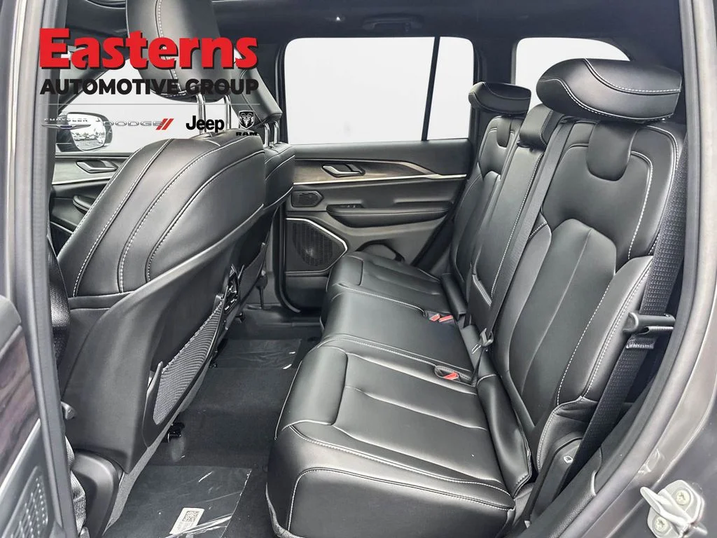 New 2026 Baltic Gray Metallic Clear-Coat Exterior Paint Jeep Limited image 22