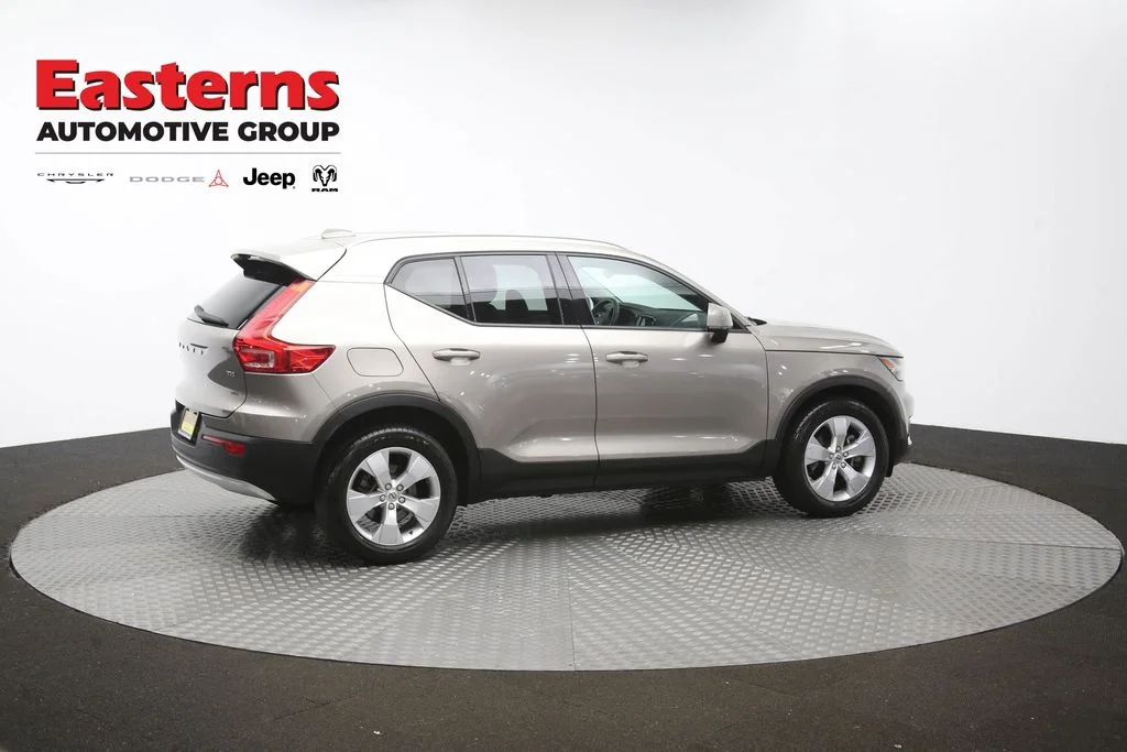 Used 2022 Brown Volvo Momentum image 45