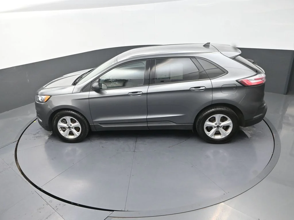 Used 2023 Gray Ford SE image 18