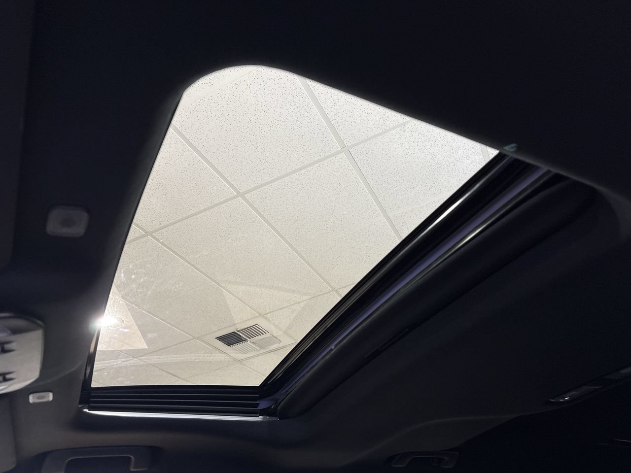 New 2026 Wind Chill Pearl <sup>1</sup> Toyota  XSE image 23