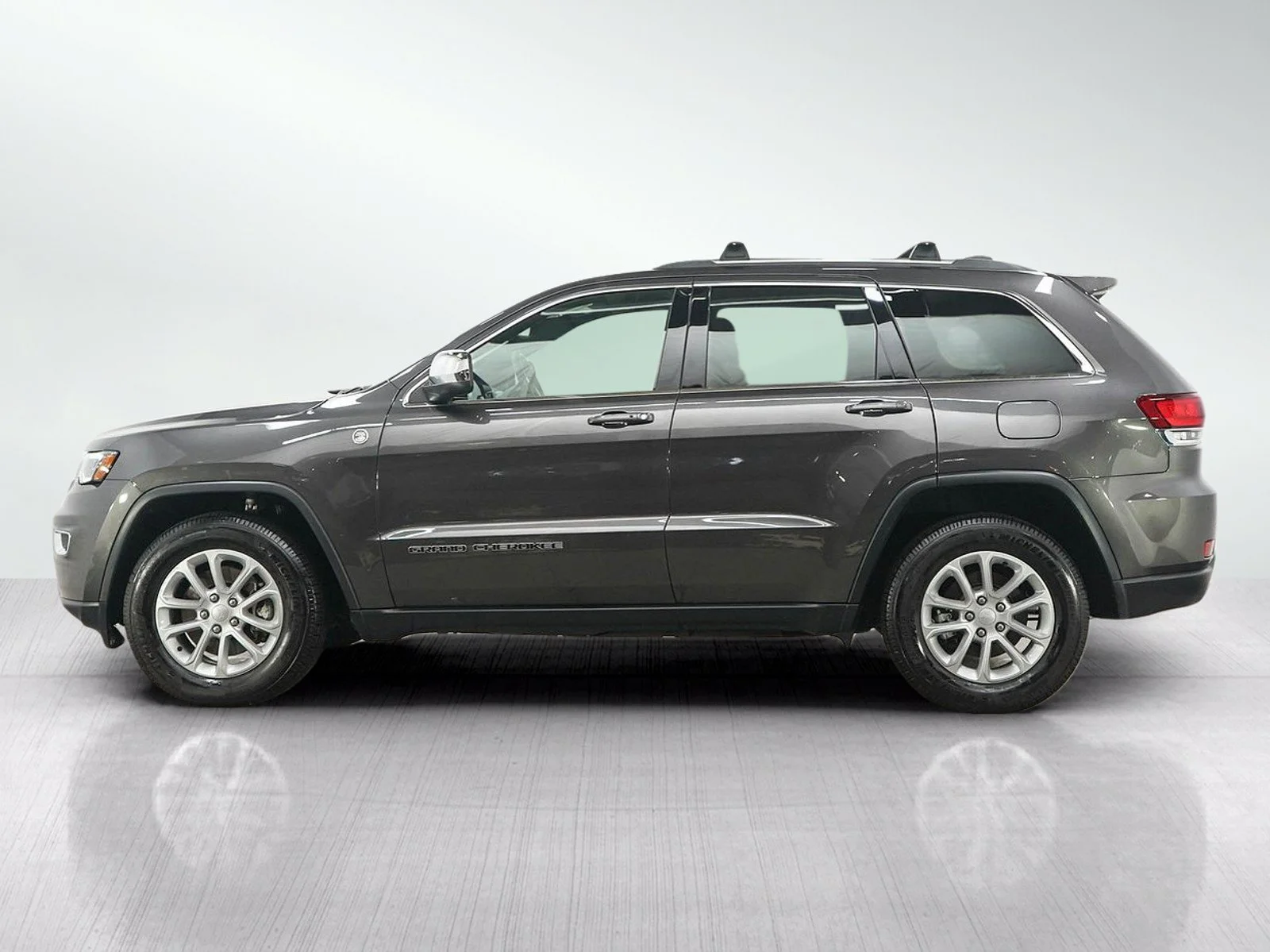 Used 2021 Jeep Grand Cherokee Laredo E with VIN 1C4RJFAG0MC626283 for sale in Burnsville, Minnesota