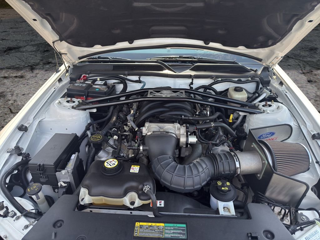 Used 2007 White Ford GT image 20