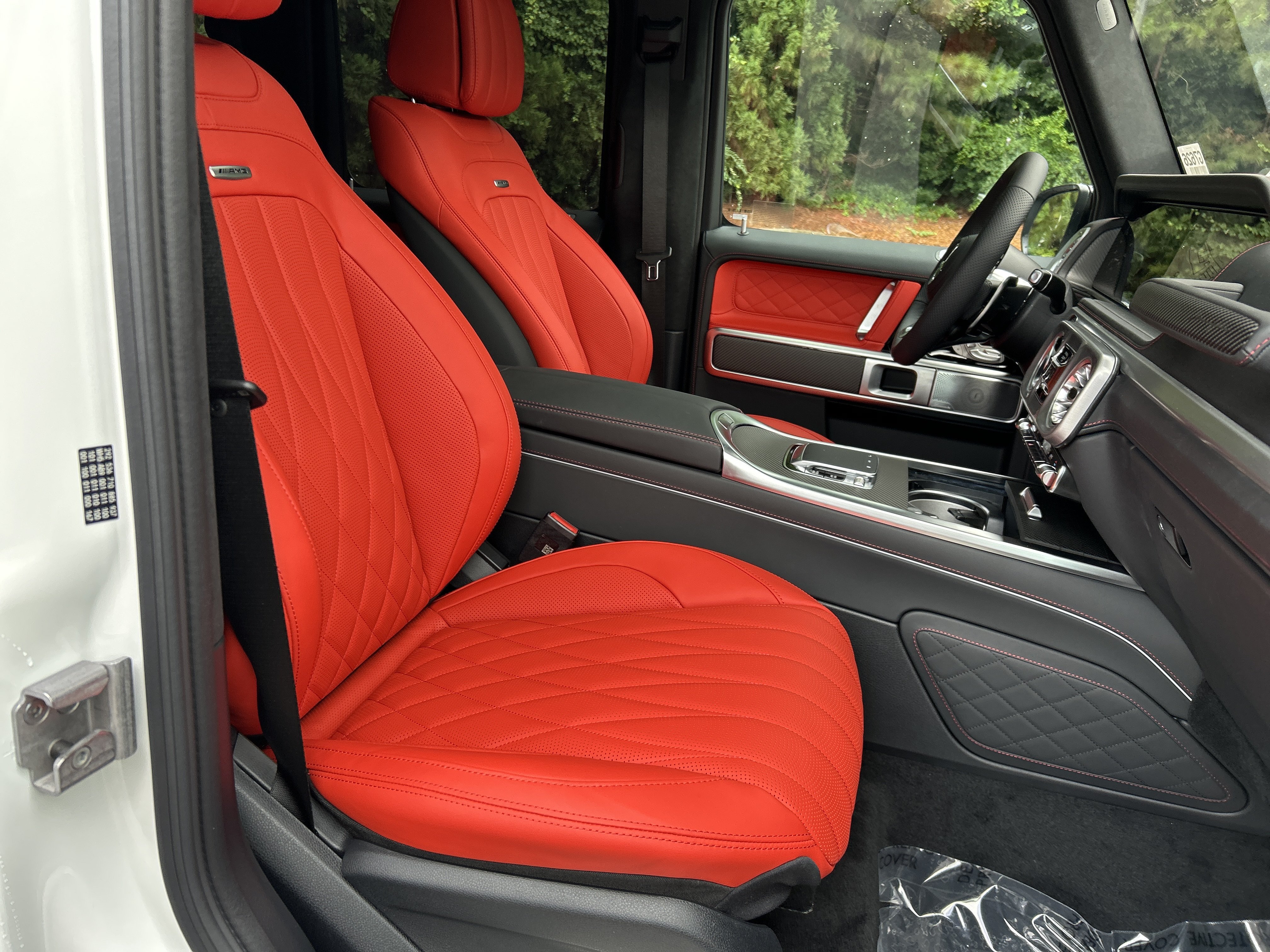 New 2027 MANUFAKTUR Moonlight White Metallic Mercedes-Benz AMG® G 63 SUV image 44