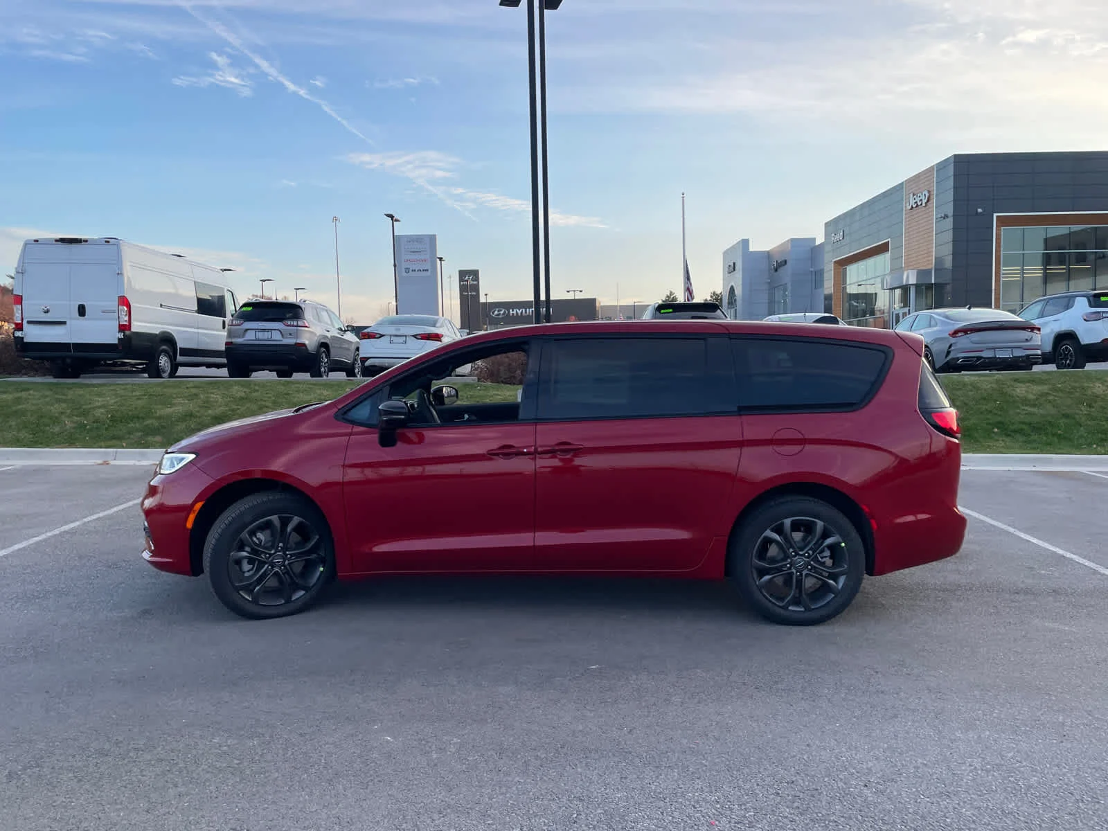 New 2026 Red Hot Pearl-Coat Exterior Paint Chrysler Select image 5