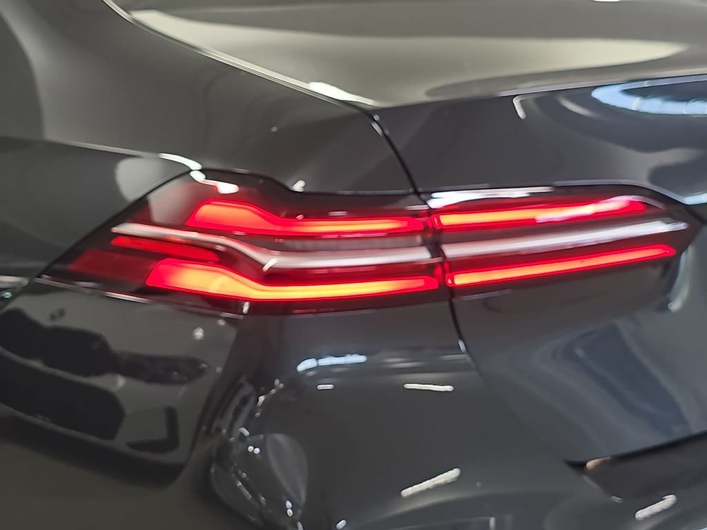 New 2027 Dark Graphite Metallic BMW 530i image 22