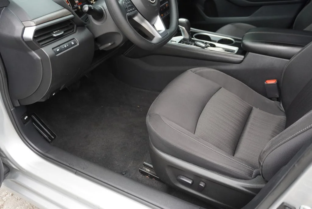 Used 2023 Silver Nissan 2.5 SV image 26