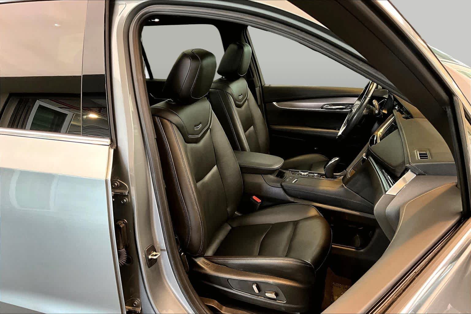 Used 2023 Argent Silver Metallic Cadillac FWD Luxury image 9