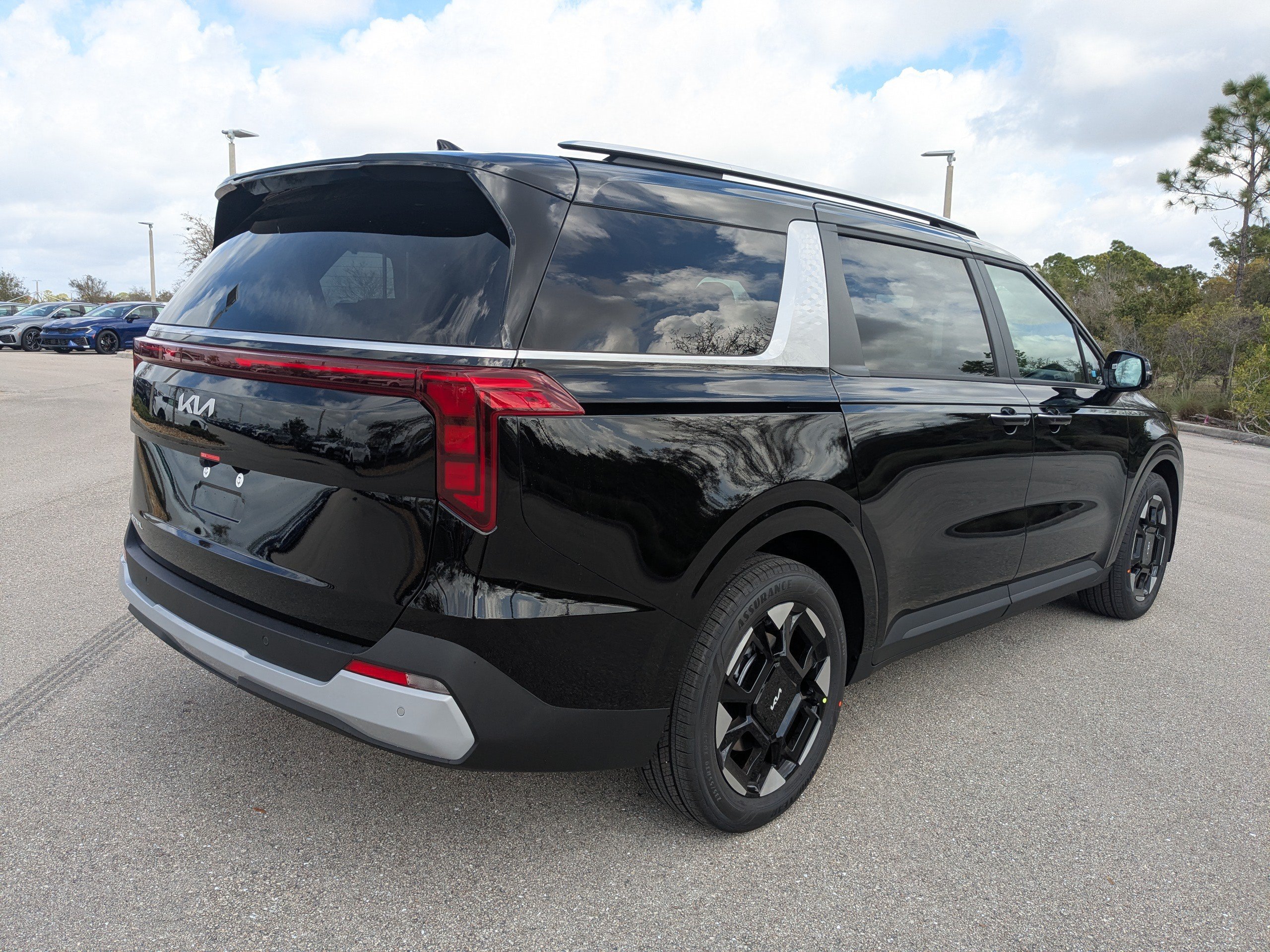 New 2026 Aurora Black Pearl Kia EX image 5