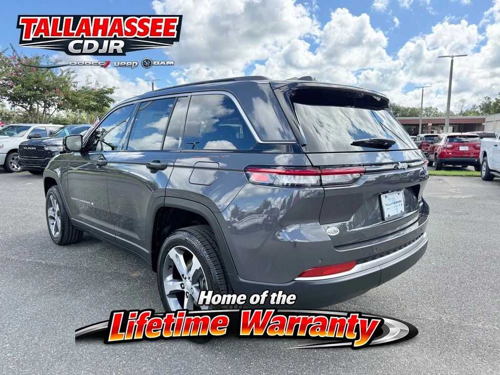 New 2026 Baltic Gray Metallic Clear-Coat Exterior Paint Jeep Limited image 7