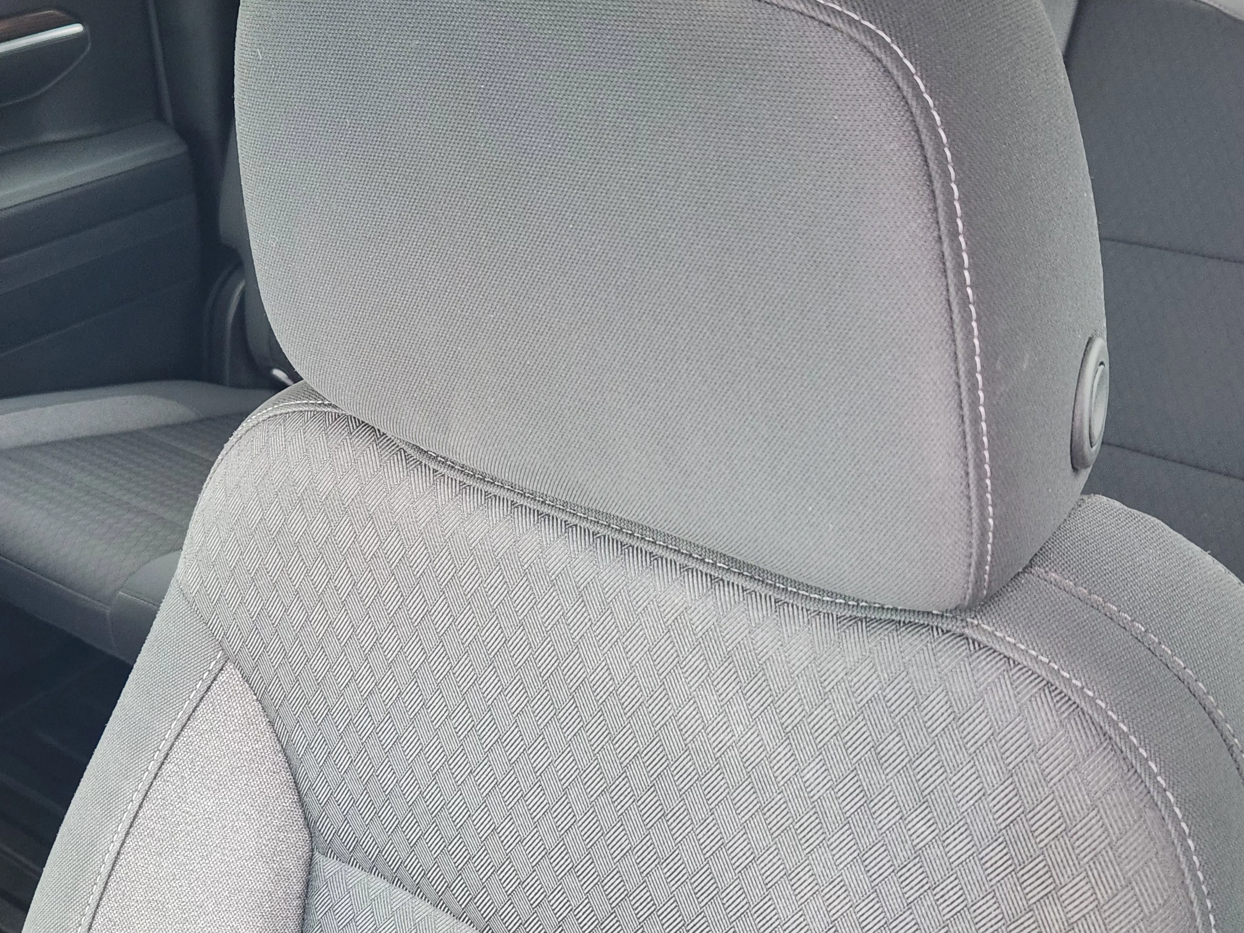Used 2025 Summit White Chevrolet LT LT1 image 16