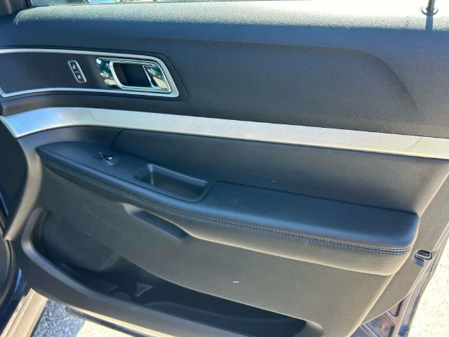 Used 2016 Blue Ford XLT image 24