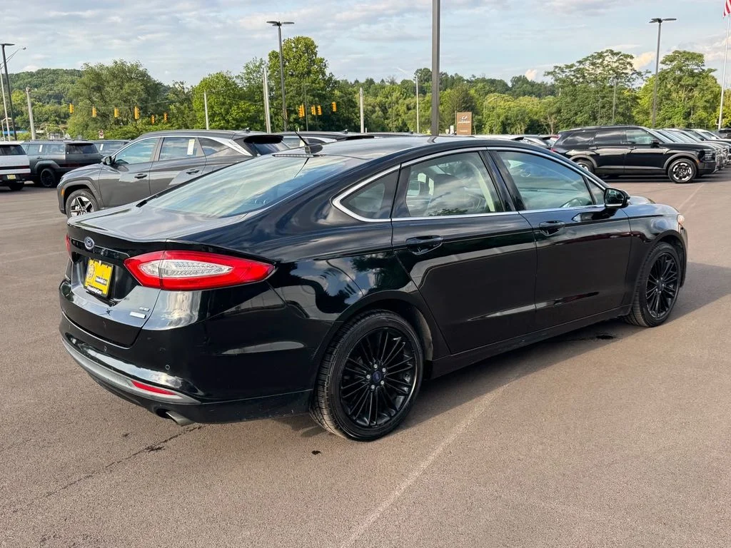 Used 2016 Black Ford SE image 3