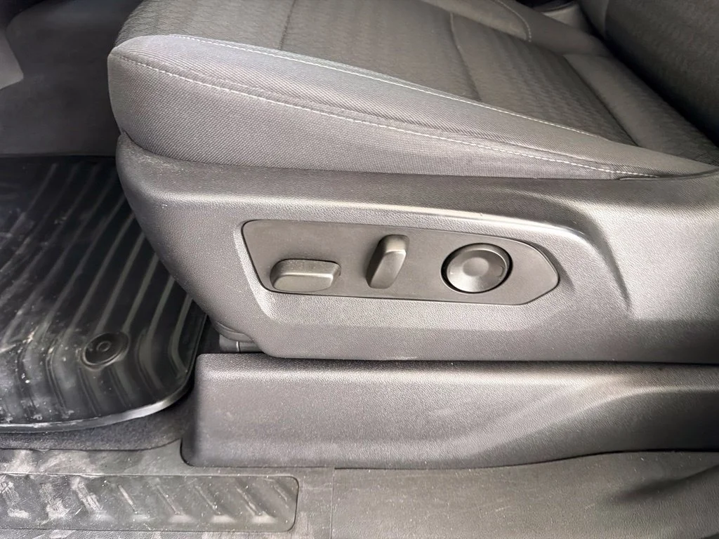 Used 2023 Black Chevrolet Custom image 40